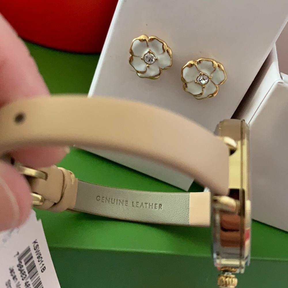 NWT! Kate Spade Watch & Earrings Set - Picture 5 of 16